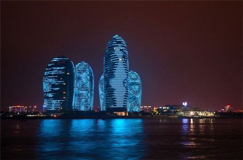 为什么景点有草房呢 为什么景点有草房呢